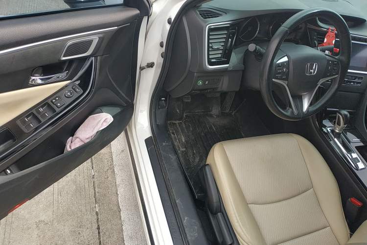 Used Honda Spirior 2015 2.0L Luxury Edition Driver Seat