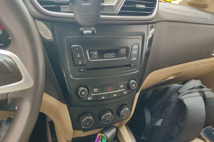 Used Wuling Hongguang 2015 1.5L S1 Comfort China V Standard
