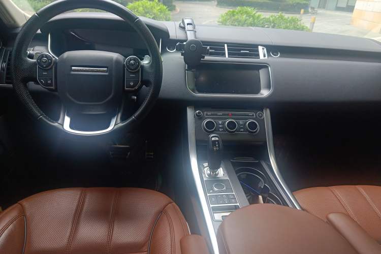 Used Land Rover Range Sport 
