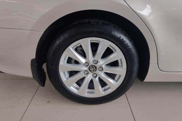 Used Toyota Camry 2019 Revised Version 2.0G Luxury Edition Exterior 5