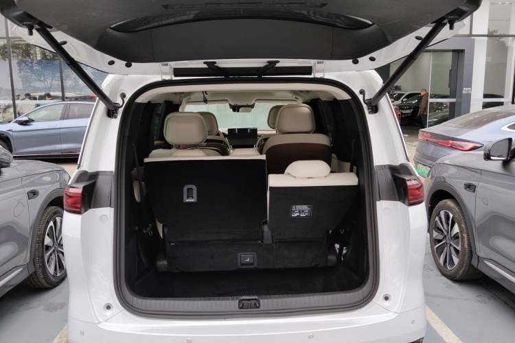 Used BYD Xia 2025 DM-i 1.5T 180km Beyond Edition Trunk