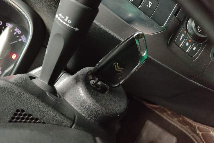 Used Citroen C4 Sega 2016 1.6L Manual Luxury Model
