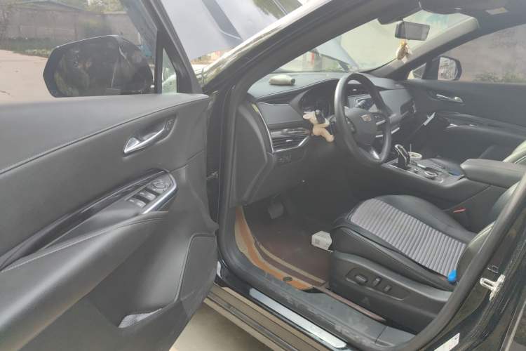 Used Cadillac XT4 2023 28T Two-Wheel Drive Fashion Edition
