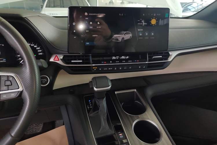 Used Toyota SIENNA 2024 2.5L Hybrid Prestige Deluxe Edition