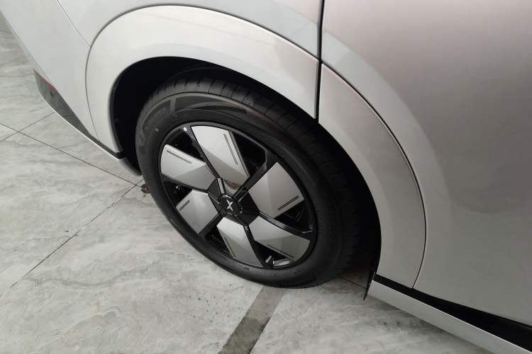 Used XPeng X9 2024 702 Ultra-Long Range Max
