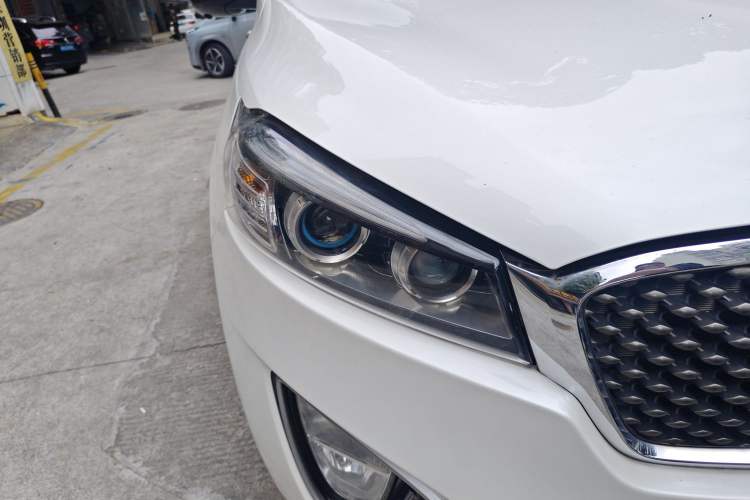 Used Kia Sorento 2015 Sorento L 2.4L Gasoline 4WD Elite Edition 7 Seats China V Emission Standard