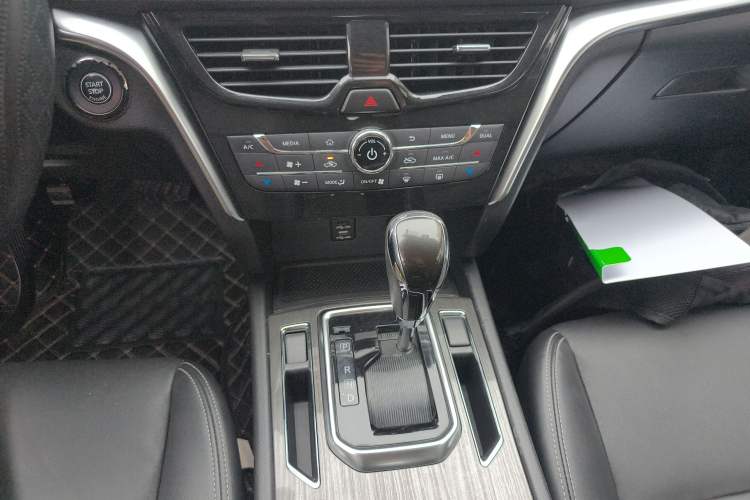 Used Venucia T90 2017 2.0L CVT Smart Edition
