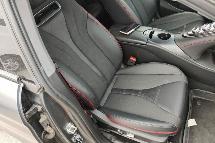 Used ORA Lightning Cat 2024 Dark Night Edition 600 km All-Wheel-Drive High-Performance Version
