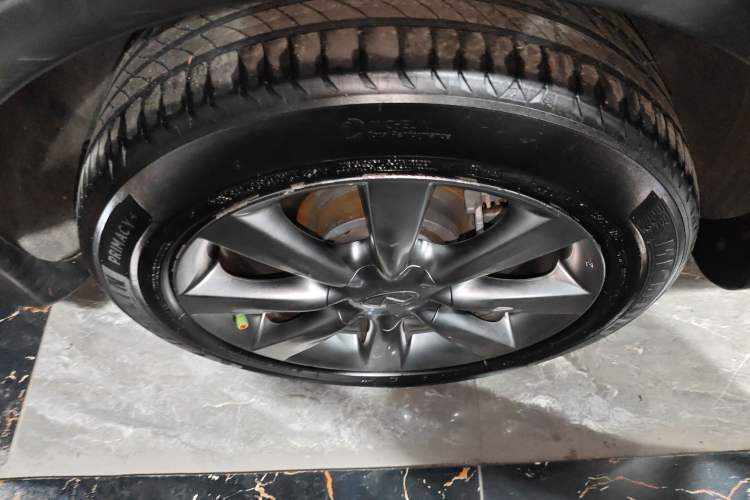 Used Infiniti QX50 2015 2.5L Comfort Edition Right Rear Wheel Hub