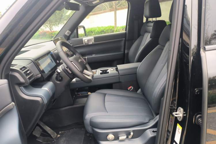 Used Formula Leopard Tai 7 2025 Model 200 km Two-Wheel Drive Max Edition
