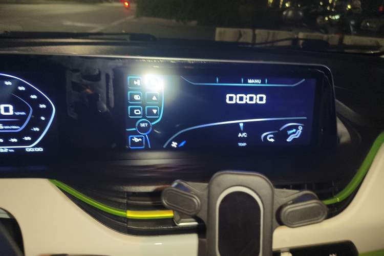 Used CHANGAN OSHAN Benni E-Star 2020 Heartbeat Edition NMC Lithium Audio And AC Panel