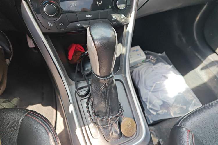 Used Suzuki S-Cross 2014 1.6L CVT Two-Wheel Drive Elite Version
