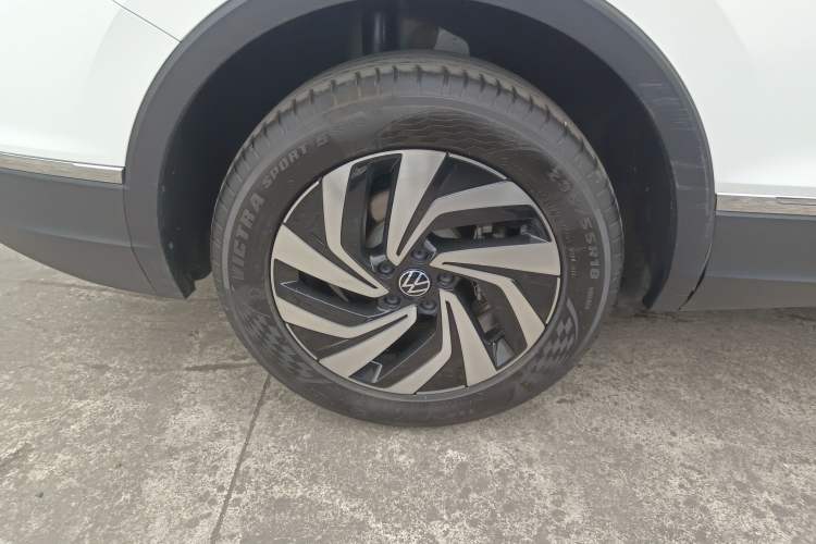 Used Volkswagen Tiguan L 2023 300TSI Automatic Two-Wheel Drive Smart Edition