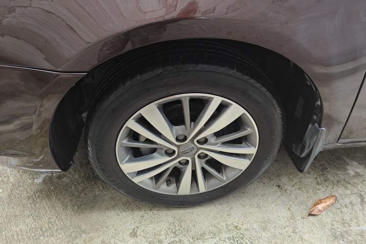 Used Geely Auto Emgrand 2018 1.5L Manual Upward Connect Edition Left Front Wheel Hub
