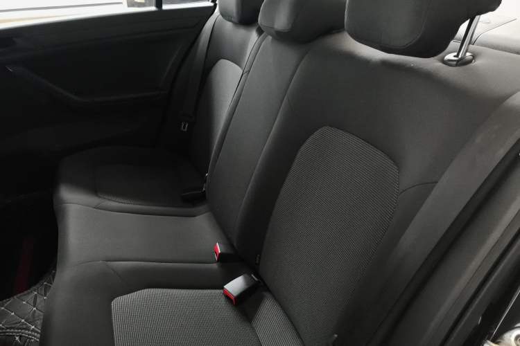 Used Volkswagen Jetta 2017 1.4L Manual Fashion Edition
