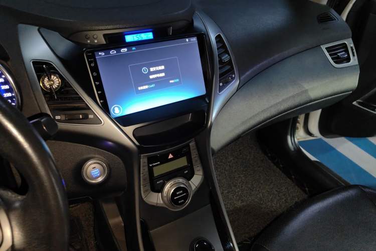 Used Hyundai Elantra (5th Generation / Langdong) 2015 1.6L Automatic Luxury Model Audio And AC Panel