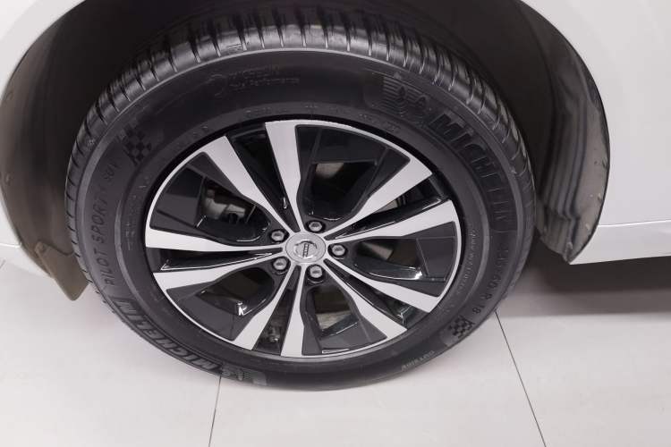 Used Volvo XC60 2025 B5 4x4 Smart Luxury Edition