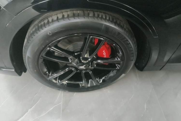 Used VOYAH FREE 2025 318 318 km Rear-Drive Touring Edition Left Front Wheel Hub