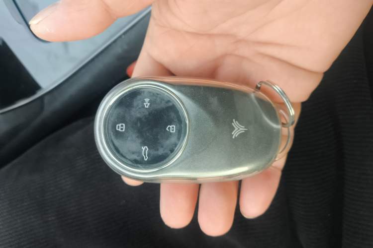 Used NETA S 2022 All-Electric 650 km Four-Wheel Drive Premium Version