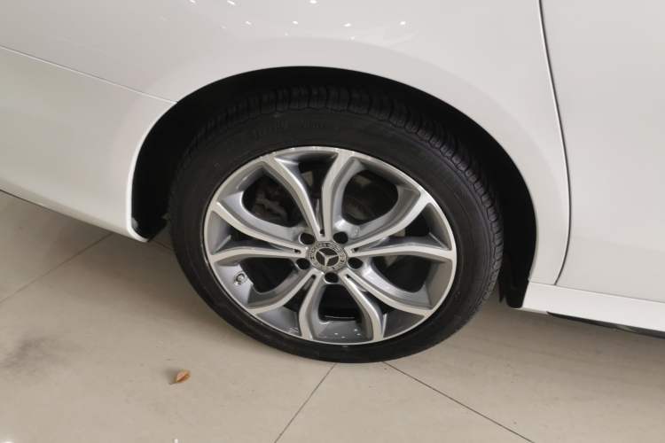 Used Mercedes-Benz E-Class 2021 E 300 L Sporty and Stylish Model
