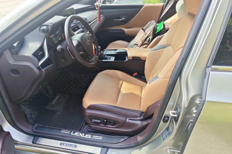Used Lexus ES 2020 200 Excellence Edition Left Front Seat