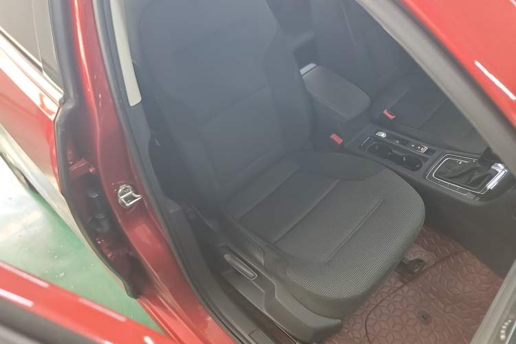 Used Volkswagen Golf 2018 230TSI Automatic Comfort Model
