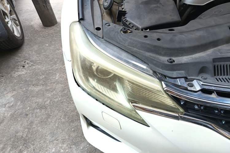 Used Toyota Reiz 2013 2.5S Elite Edition Right Front Headlight