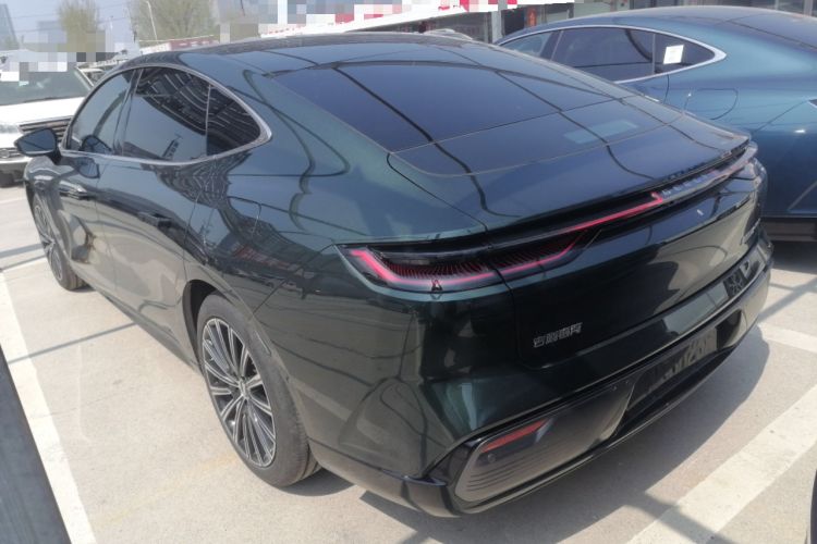 Used Geely Galaxy 8 2025 130km EM-P Starship Edition
