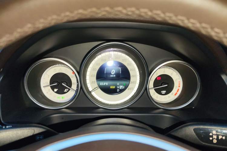 Used Mercedes-Benz E-Class 2015 E 260 L Sport Edition Instrument Cluster