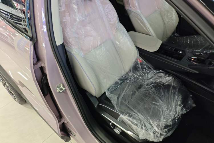 Used Lynk & Co 06 2021 1.5T Shero Pink Special Edition
