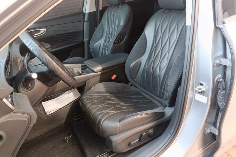 Used Roewe D7 2023 DMH 125km Flagship Edition
