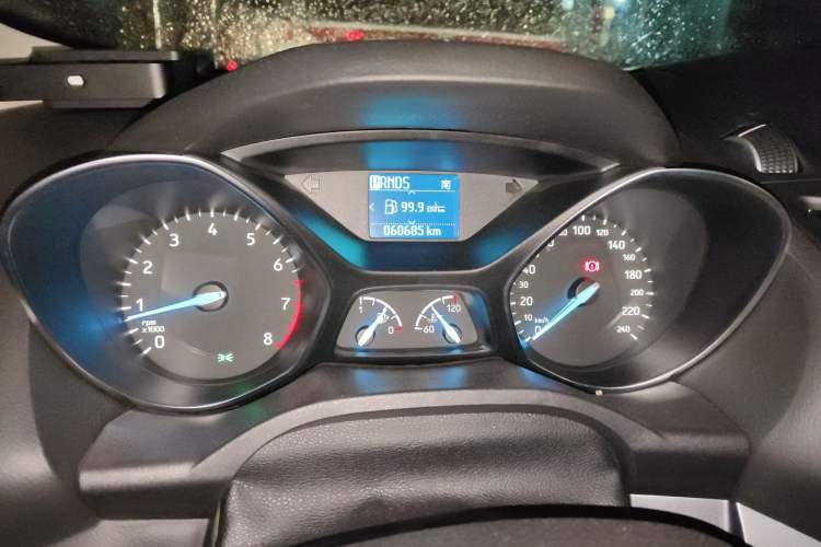 Used Ford Kuga 2017 EcoBoost 180 Two-Wheel-Drive Tiger Leap Model
