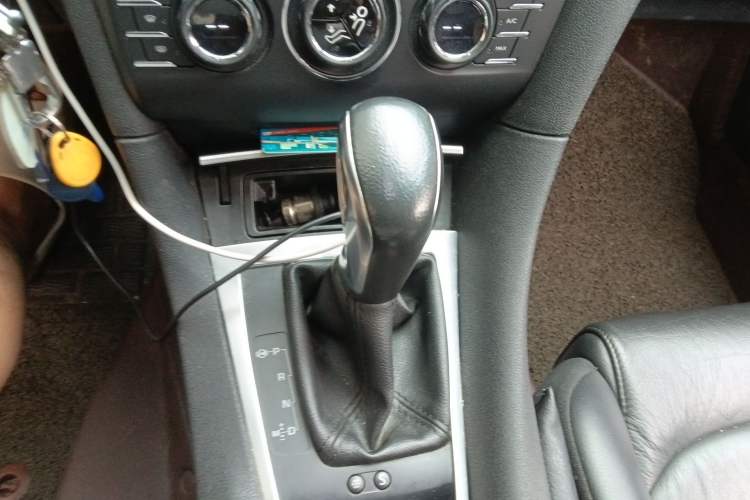 Used DS 5LS 2014 1.8L Elegant Edition VTi140 Gear Lever