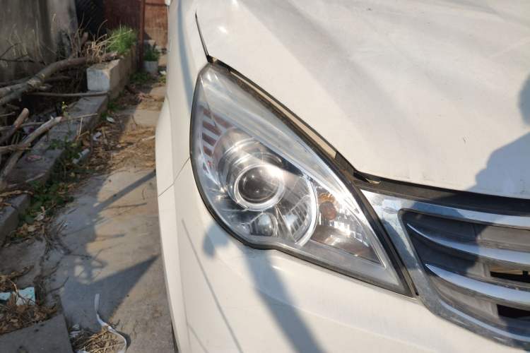 Used BAIC Weiwang M30 2015 1.5L Basic Version DAM15 Right Front Headlight