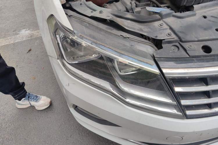 Used Volkswagen Jetta 2017 1.4L Manual Comfort Model Right Front Headlight