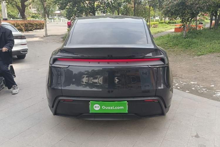 Used Tesla Model Y 2025 Rear-Wheel-Drive Version Rear