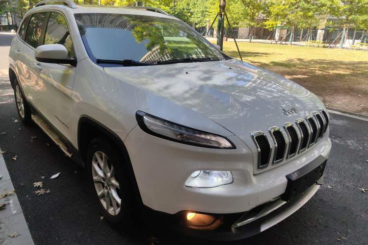 Used Jeep Cherokee 2017 2.0L Superior Edition