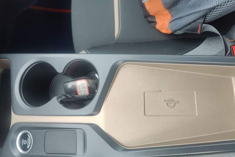 Used JAC Yiwei E10X 2024 Charming Edition 301km Lite
