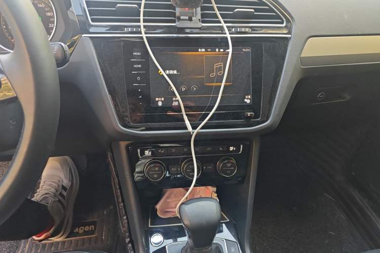 Used Volkswagen Tiguan L 2020 330TSI Automatic Two-Wheel Drive Smart Luxury Edition China VI Standard Audio And AC Panel