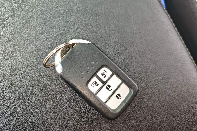 Used Honda Elysion 2016 2.4L Luxury Edition Interior 1