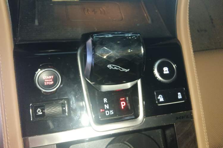 Used Jaguar XFL 2024 2.0T P250 Two-Wheel Drive Prestige Luxury Edition