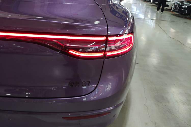 Used Hima Luxeed S7 2024 Ultra Four-Wheel Drive Flagship Edition Right Rear Taillight