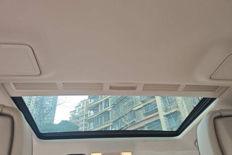 Used Mercedes-Benz E-Class 2015 Facelift E 200 L Sport Edition