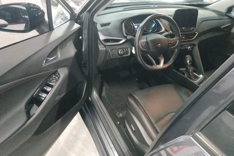 Used Chevrolet Orlando 2020 Light Hybrid Redline 530T Automatic Enjoyment Edition (5+2 Models) Driver Seat