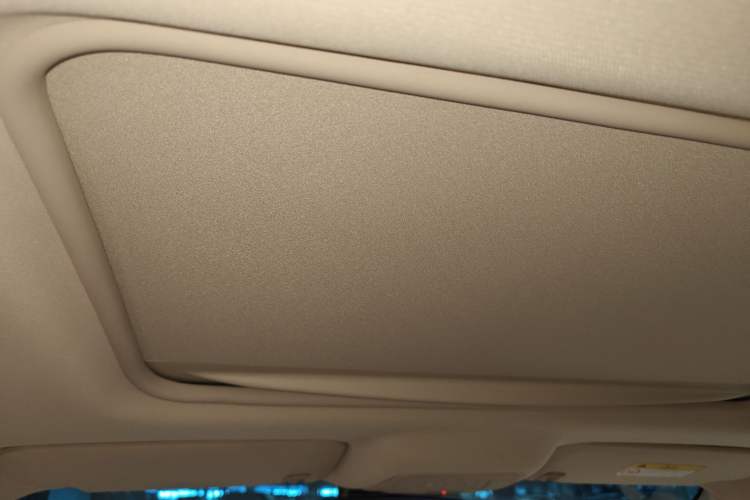 Used Buick GL8 2023 Facelifted Land Cruiser Executive Luxury Version
