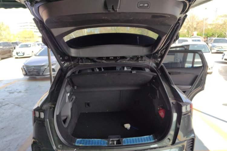 Used Lynk & Co 06 2023 Remix 1.5T Hero Trunk