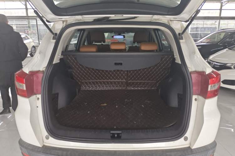 Used Dongfeng Fengdu MX5 2016 2.0L Automatic Flagship Edition
