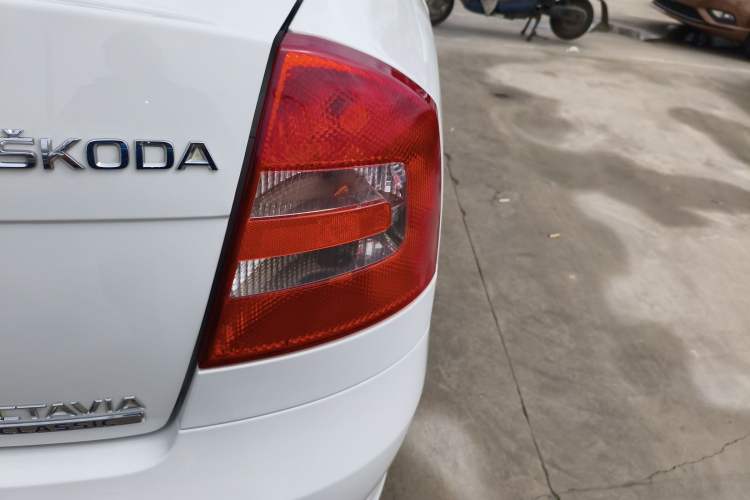 Used Skoda Octavia 2015 Classic Model 1.6L Automatic Yijie Version
