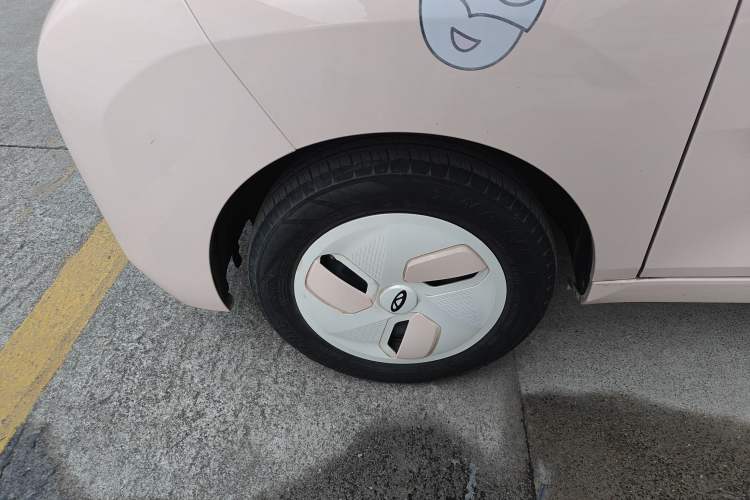 Used Chery QQ Ice Cream 2022 170km Sundae Phosphate Lithium-Ion
