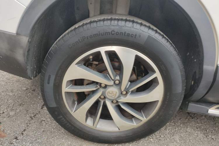 Used Baojun 560 2016 1.5T Manual Luxury Model Right Rear Wheel Hub